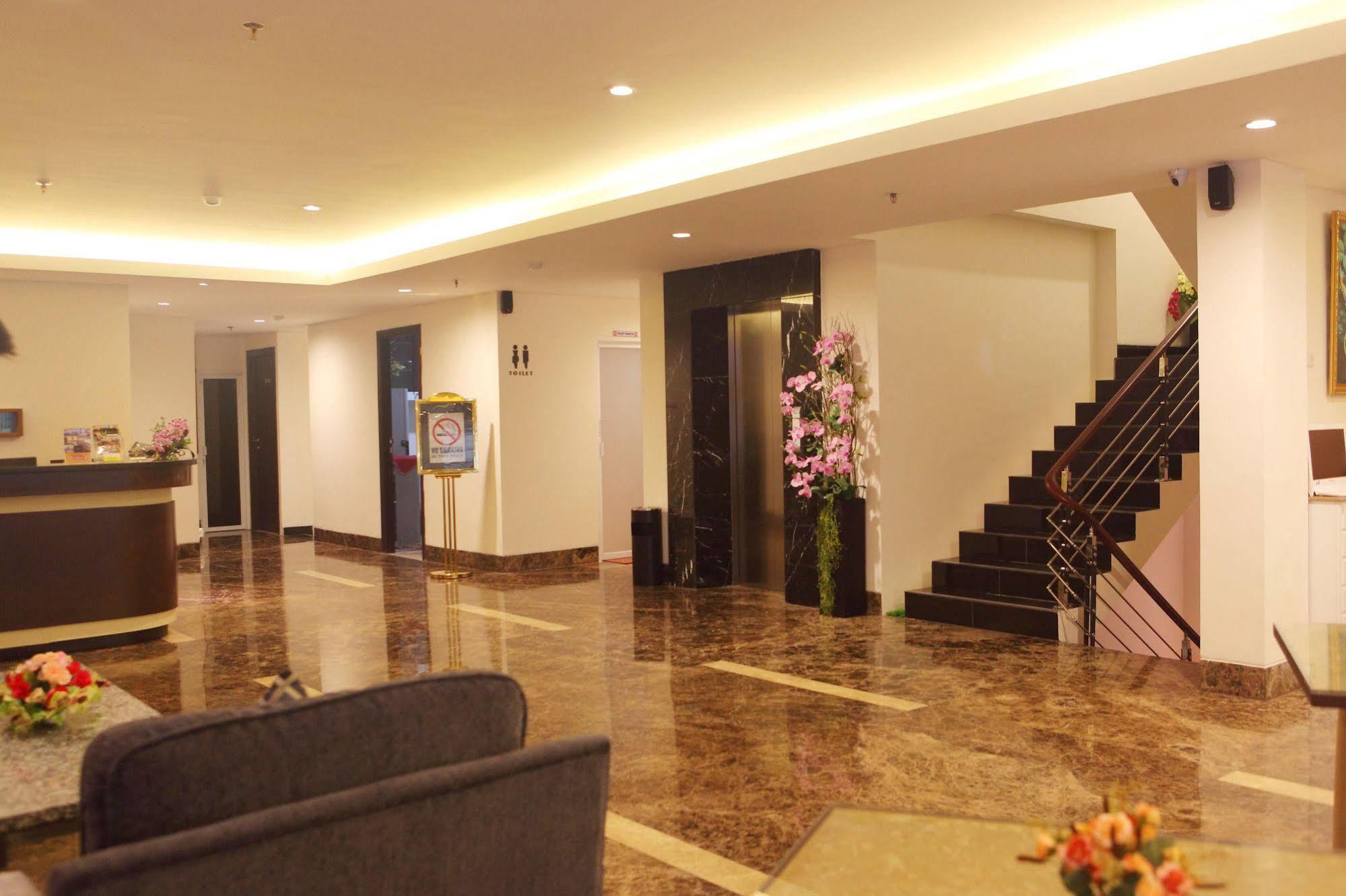 Miko Hotel Makassar Macáçar Exterior foto